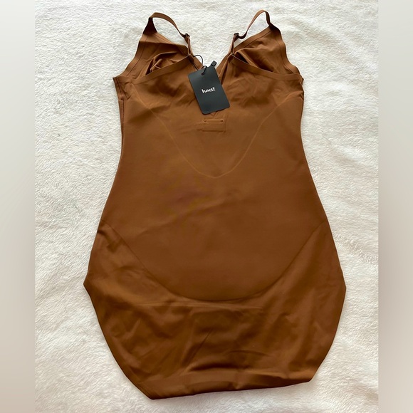 HEIST- The Outer Shaping Bodysuit - Picture 2 of 3